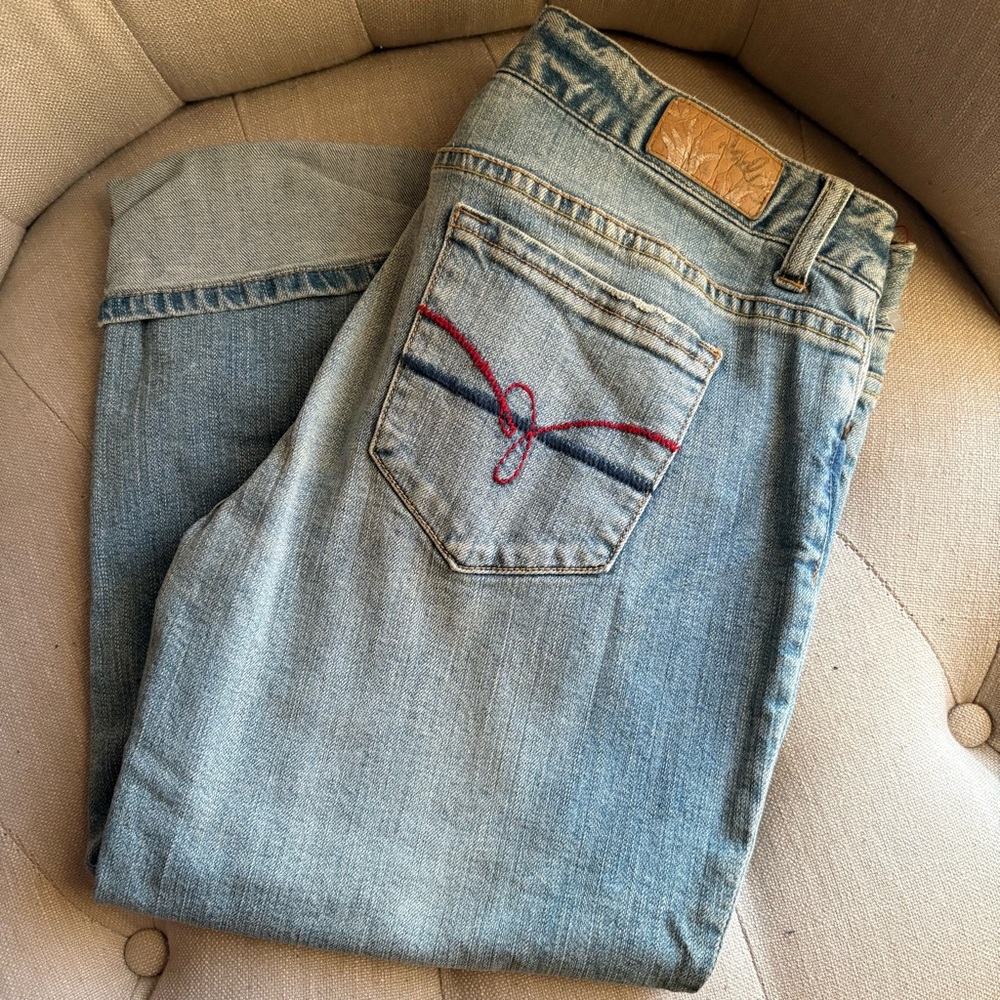 NWT Jade Light Blue Cropped Jeans